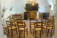 Le Manoir Hotels in Ternand