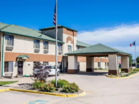 Quality Inn & Suites Altoona - des Moines Hotels in Polk County