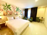 All Nite & Day Makassar فنادق في Makassar District