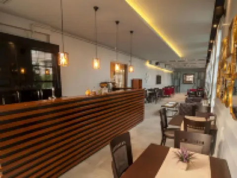 グステリシリ ホテル デュズジェのホテル