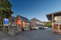 Best Western Newmarket Inn & Suites - parking