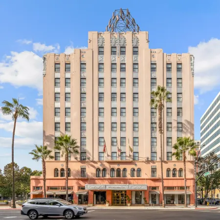 HOTEL DE ANZA by IHG Отели рядом с достопримечательностью «Спортивный комплекс «SAP-центр»»