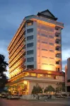 Hotel Sandakan - parcheggio