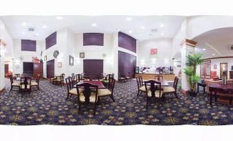 Holiday Inn Express & Suites Lucedale