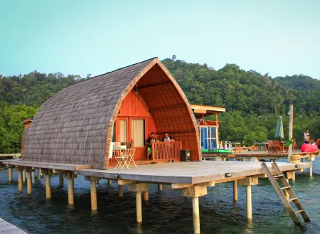 Holiday Inn Lampung Bukit Randu Отели рядом с достопримечательностью «Condong Island»