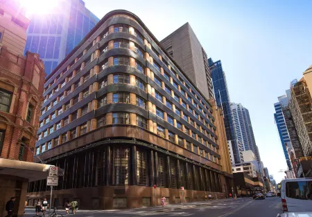 Kimpton Margot Sydney Отели рядом с достопримечательностью «Сиднейская башня»