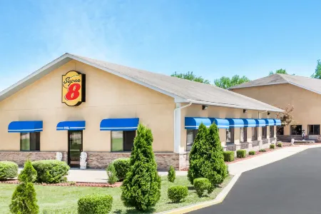 Super 8 by Wyndham Paris TN