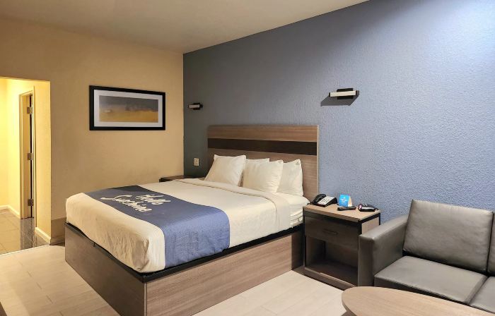 Days Inn by Wyndham Freeport