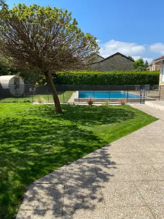 Le Saint-Hilaire Отели в г. Л'Иль-д'Або