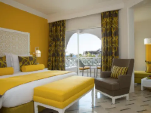 راديسون بلو ريزورت آند ثالاسو الحمامات Hotels near جامع التوبة