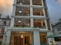康提維什瓦靜居 納塔神廟附近的飯店
