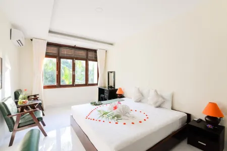 Four Oceans Beach Resort - Bon Bien Mui Ne Отели рядом с достопримечательностью «RD Wine Castle»