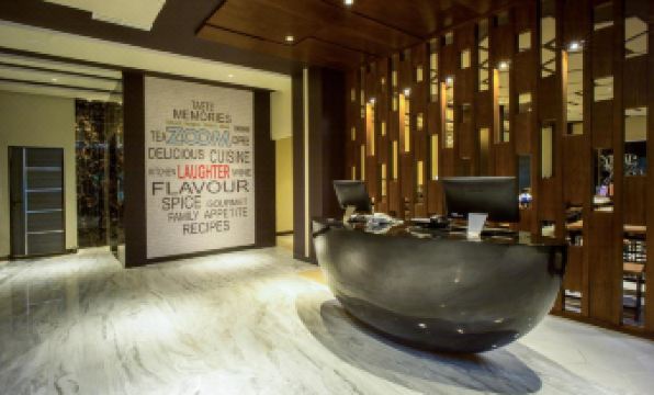 Zoom Hotel Mulawarman - Housity