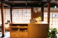 Guesthouse Izame Ann - Hostels