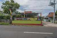 RedDoorz Near Kampus Ump Purwokerto Hotels in Kecamatan Kembaran