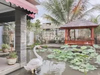 Khayrizsan Guest House Mitra RedDoorz Hotel in zona S. H Z