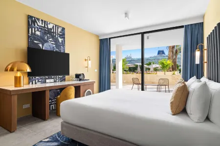 Mangrove Beach Corendon Curacao All-Inclusive Resort, Curio by Hilton