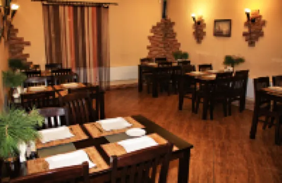 Kedr Hotel 尼亞甘酒店