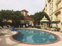 La Quinta Inn & Suites by Wyndham Raleigh Crabtree - Uima-altaat