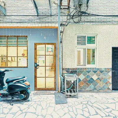 Champs Hostel Отели рядом с достопримечательностью «Парк Наньбинь»
