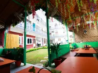 Manzil Hostel Hotel di Rishikesh