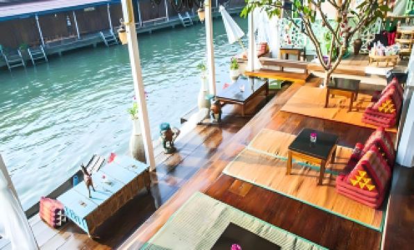 At Casa Guesthouse Amphawa