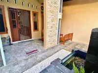 DMoon Villa Hotel a Sambirejo