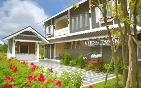 Vieng Tawan Sukhothai Hotel Отели рядом с достопримечательностью «Wat Traphang Tong Lang»