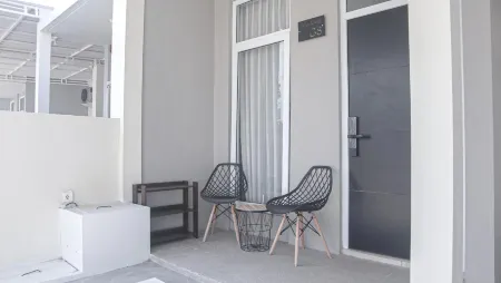 Villa Ku Villa Mu Отели рядом с достопримечательностью «Централна джамия на Съмаранг»