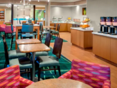 WILLOW GROVE INN by IHG โรงแรมในวิลโลว์โกรฟ