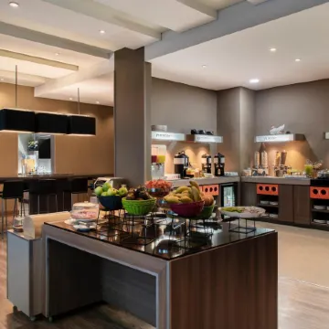 Hampton by Hilton Cartagena Отели рядом с достопримечательностью «Бокагранде»