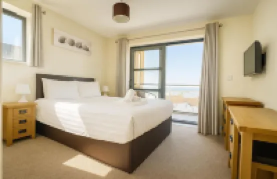 韋斯特比奇假日公寓 韋斯特沃德霍酒店