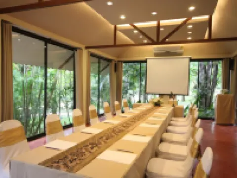 วนธารา รีสอร์ท โรงแรมในอำเภอ วังทอง