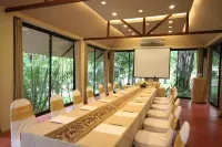 Wanathara Resort Hotels in Amphoe Wang Thong