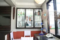 Bed and pillow hostel