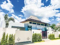 Shambhala Grand Villa by Cozy Lake