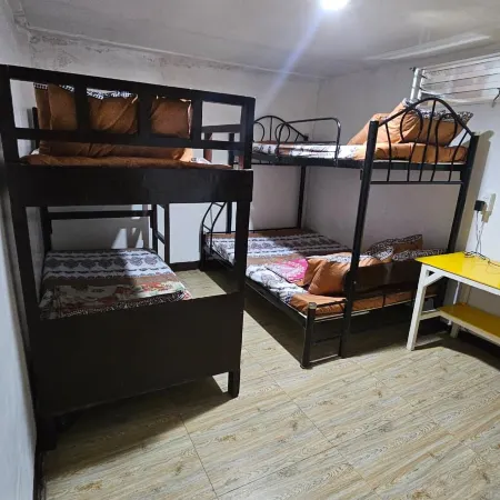Zeb's Transient House and Tour