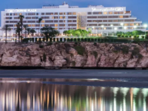 Crowne Plaza 馬斯喀特 米拉尼堡附近的飯店