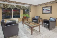 Days Inn & Suites by Wyndham Pine Bluff