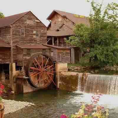 SpringHill套房鴿子谷飯店 Hotel Exterior