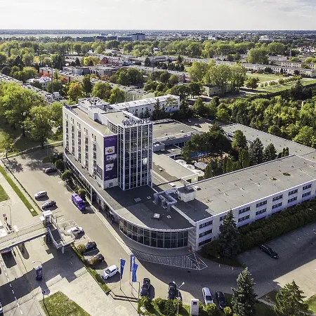 Novotel Warszawa Airport Отели рядом с достопримечательностью «Влохи»