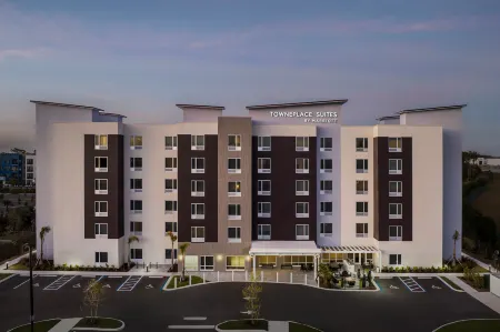 TownePlace Suites Fort Myers Gulf Coast Отели рядом с достопримечательностью «Галф Кост Таун Сентер»
