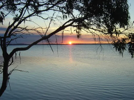 Stanley Lakeside Spa Cabins Отели в г. Смиттон