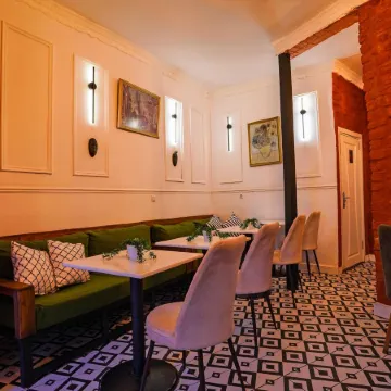 St Moscow Taksim by Emmy