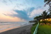 Amadi Beach Front Resort - Beach