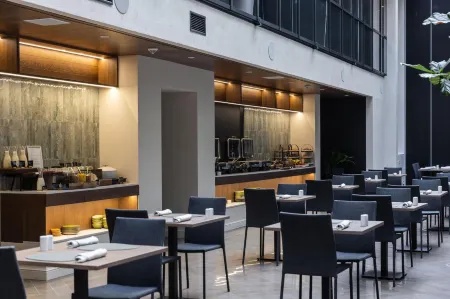 Pullman Riga Old Town (Renovated 2025) Отели рядом с достопримечательностью «Brīvības Piemineklis»