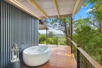Treetops Seaview Montville - spa
