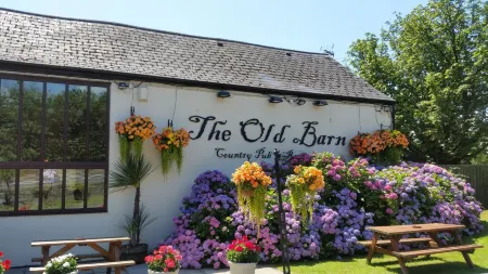 The Old Barn Inn Отели в г. Ллантризант Фор
