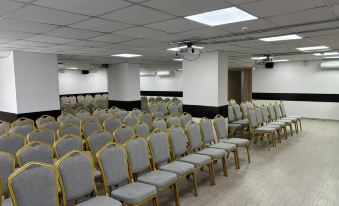 Amaks City Hotel