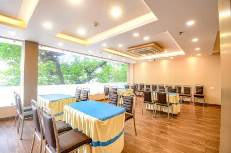 FabHotel Stay Inn International - Nr Sealdah Station Отели рядом со станцией Sealdah Railway Station